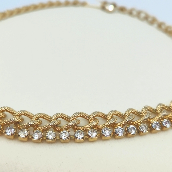 VINTAGE Gold Tone Chain Necklace with Clear Rhinestones - Picture 4 of 7